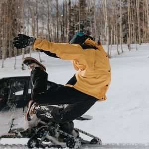 Meet your Posher, Avery